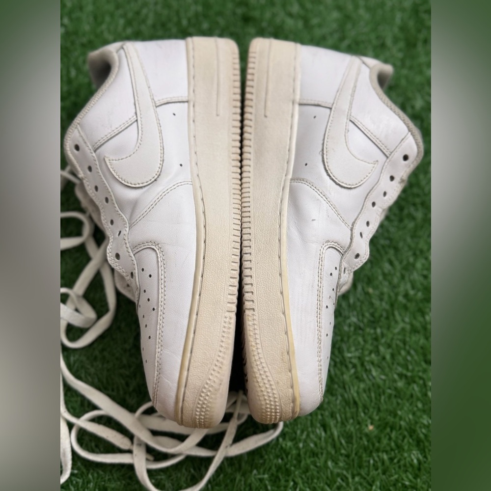 Mike Men’s AF-1 Sneakers Size 9.5